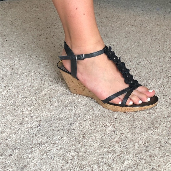 ⭐️ Bandolino Women's Ninette Leather Wedge Sandals 10 - Picture 4 of 15